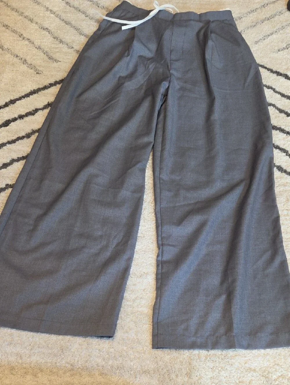 Classic Gray Wide-Leg Pants with Matching Cropped Blazer
